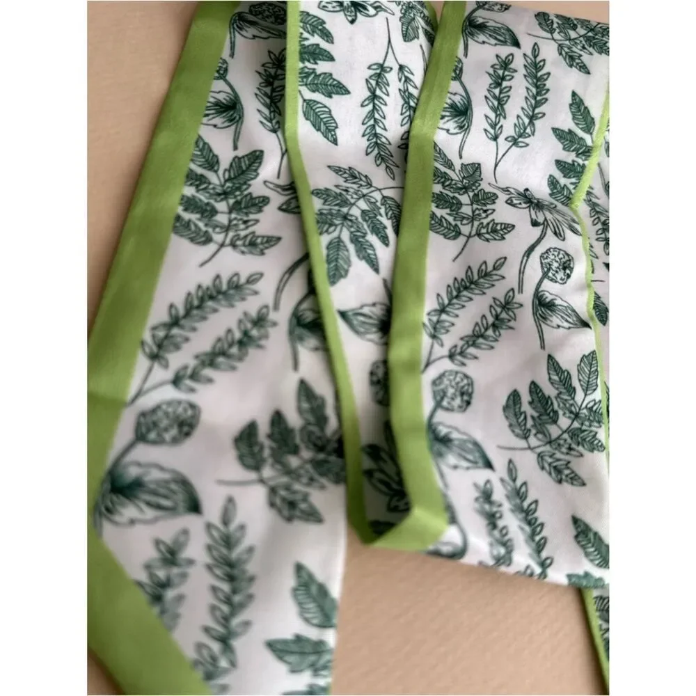 Green Botanical Print Scarf M1672